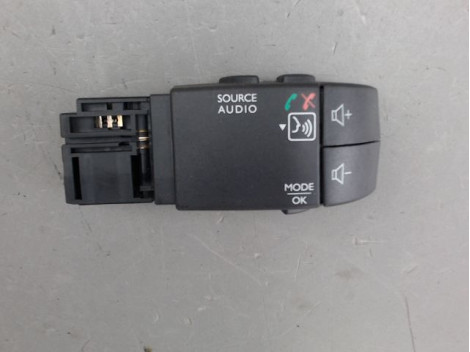 COMMANDE AUTORADIO DACIA SANDERO