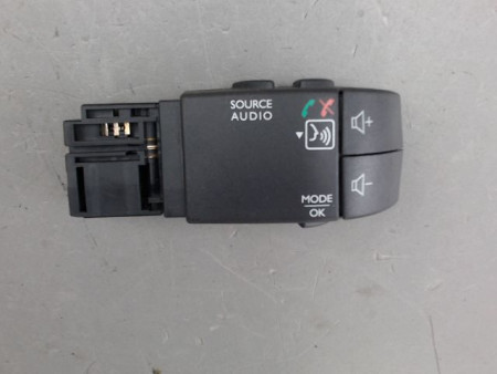 COMMANDE AUTORADIO DACIA SANDERO