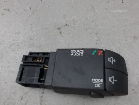 COMMANDE AUTORADIO DACIA DUSTER