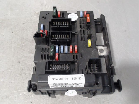 BOITE A FUSIBLES PEUGEOT 206