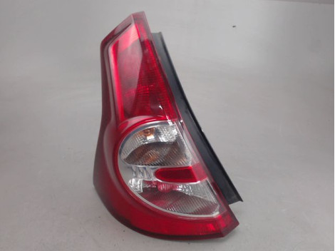 FEU ARRIERE GAUCHE  DACIA SANDERO