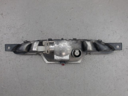 FEU BROUILLARD CENTRAL ARRIERE PEUGEOT 208