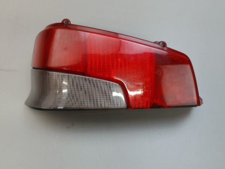 FEU ARRIERE GAUCHE  PEUGEOT 106