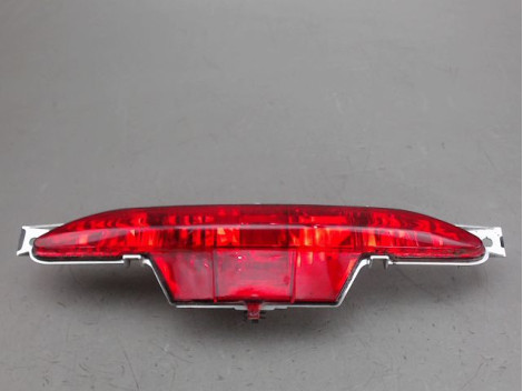 FEU BROUILLARD CENTRAL ARRIERE PEUGEOT 208