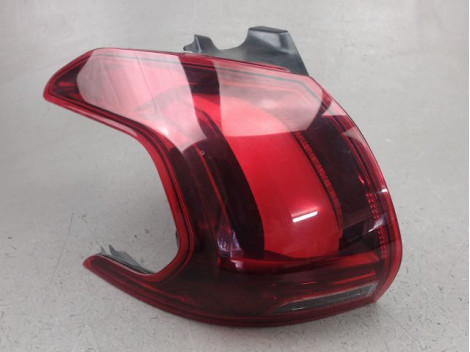 FEU ARRIERE GAUCHE  PEUGEOT 2008