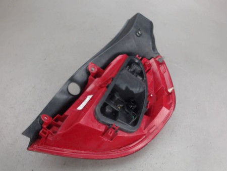 FEU ARRIERE GAUCHE  RENAULT CLIO