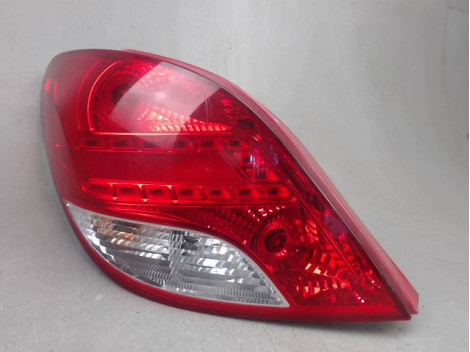 FEU ARRIERE GAUCHE  PEUGEOT 207