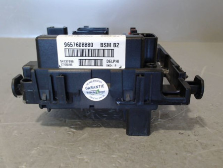 BOITE A FUSIBLES PEUGEOT 206