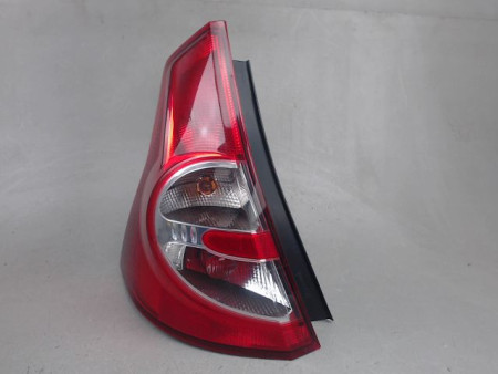 FEU ARRIERE GAUCHE  DACIA SANDERO