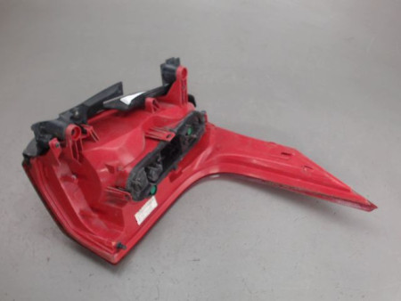 FEU ARRIERE GAUCHE  PEUGEOT 5008