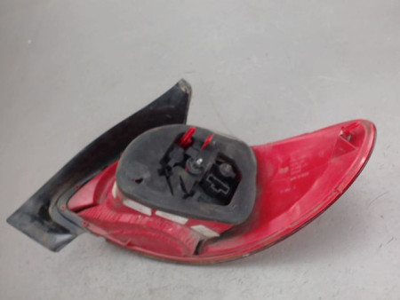 FEU ARRIERE GAUCHE  PEUGEOT 206