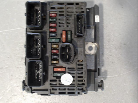 BOITE A FUSIBLES PEUGEOT 407