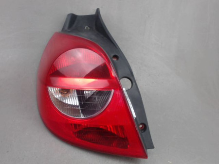 FEU ARRIERE GAUCHE  RENAULT CLIO