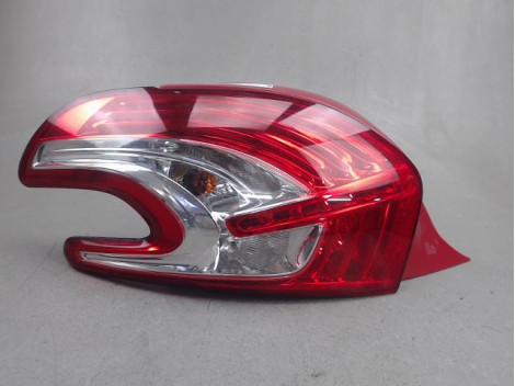 FEU ARRIERE GAUCHE  PEUGEOT 208