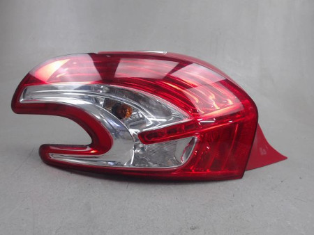 FEU ARRIERE GAUCHE  PEUGEOT 208