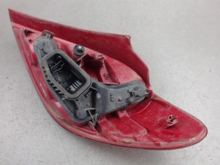 FEU ARRIERE GAUCHE  PEUGEOT 207