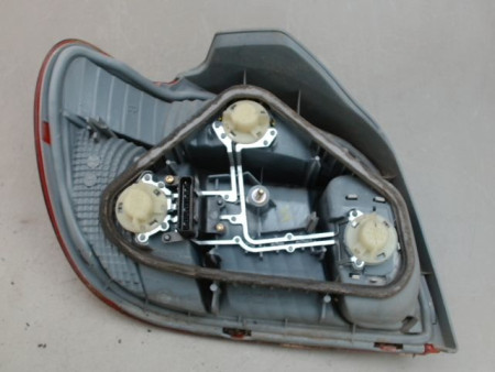 FEU ARRIERE DROIT TOYOTA YARIS