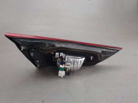 FEU ARRIERE INTERIEUR DROIT TOYOTA AURIS