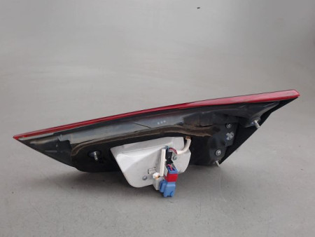 FEU ARRIERE INTERIEUR GAUCHE TOYOTA AURIS
