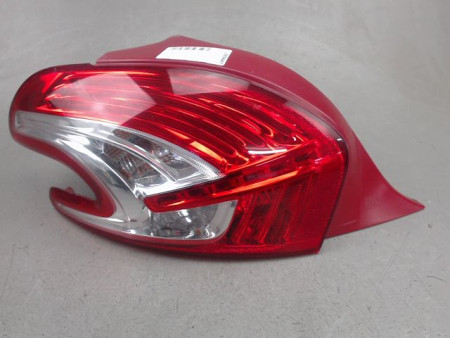 FEU ARRIERE GAUCHE  PEUGEOT 208