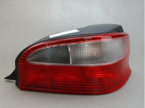 FEU ARRIERE DROIT CITROEN SAXO