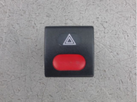 BOUTON DE WARNING CITROEN SAXO