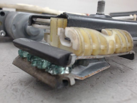 MECANISME LEVE-GLACE AVANT DROIT VOLKSWAGEN POLO