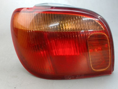 FEU ARRIERE GAUCHE  TOYOTA YARIS