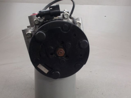 COMPRESSEUR AIR CONDITIONNE FORD FIESTA