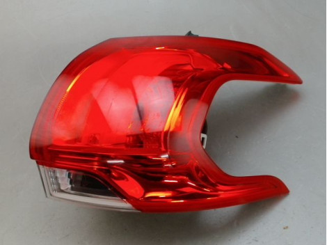 FEU ARRIERE DROIT PEUGEOT 2008