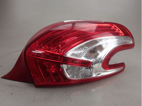 FEU ARRIERE DROIT PEUGEOT 208