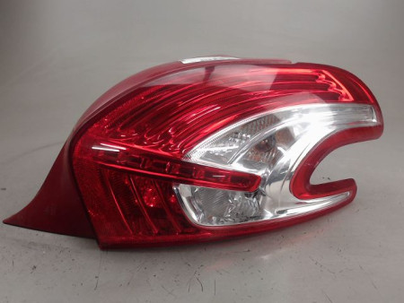 FEU ARRIERE DROIT PEUGEOT 208