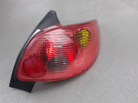 FEU ARRIERE DROIT PEUGEOT 206