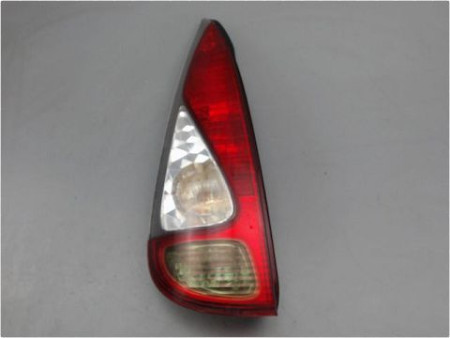 FEU ARRIERE GAUCHE  TOYOTA YARIS