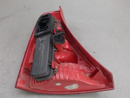 FEU ARRIERE DROIT RENAULT CLIO