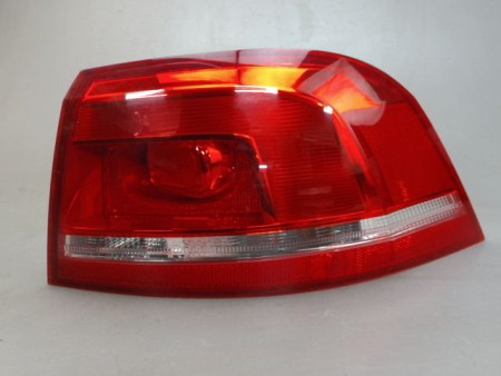 FEU ARRIERE DROIT VOLKSWAGEN PASSAT