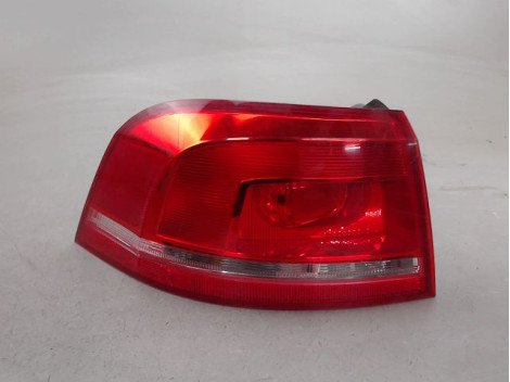 FEU ARRIERE GAUCHE  VOLKSWAGEN PASSAT