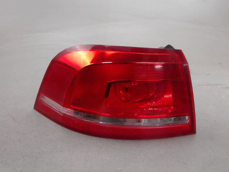 FEU ARRIERE GAUCHE  VOLKSWAGEN PASSAT