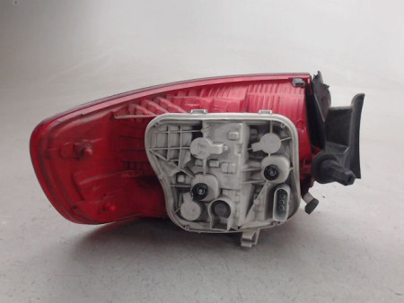 FEU ARRIERE DROIT AUDI A3