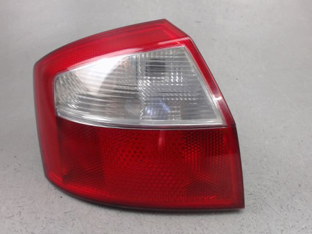 FEU ARRIERE GAUCHE  AUDI A4