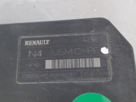 BOITE A FUSIBLES RENAULT MEGANE
