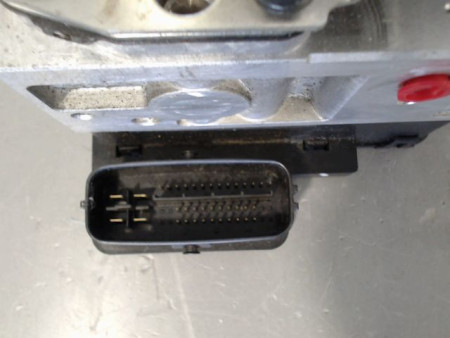 UNITE HYDRAULIQUE ABS TOYOTA PRIUS