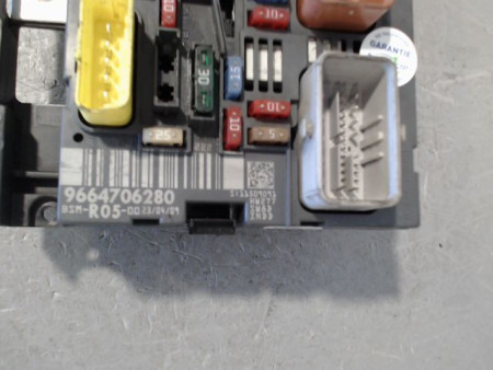 BOITE A FUSIBLES CITROEN C4