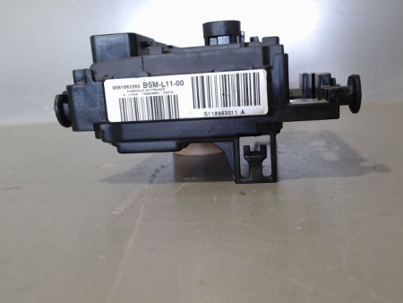 BOITE A FUSIBLES PEUGEOT 307