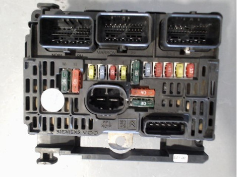 BOITE A FUSIBLES PEUGEOT 407