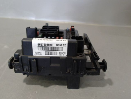 BOITE A FUSIBLES PEUGEOT 307