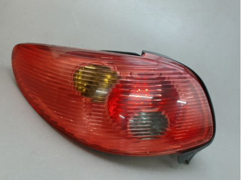 FEU ARRIERE GAUCHE  PEUGEOT 206