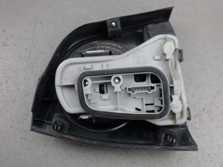 FEU ARRIERE DROIT VOLKSWAGEN POLO
