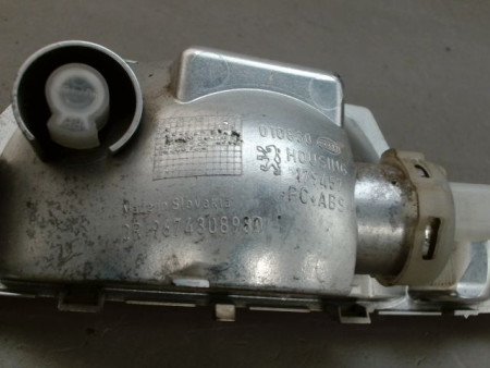 FEU BROUILLARD CENTRAL ARRIERE PEUGEOT 208