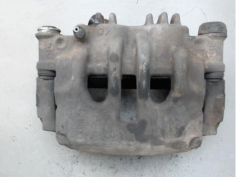 ETRIER DE FREIN AVANT DROIT RENAULT MASTER